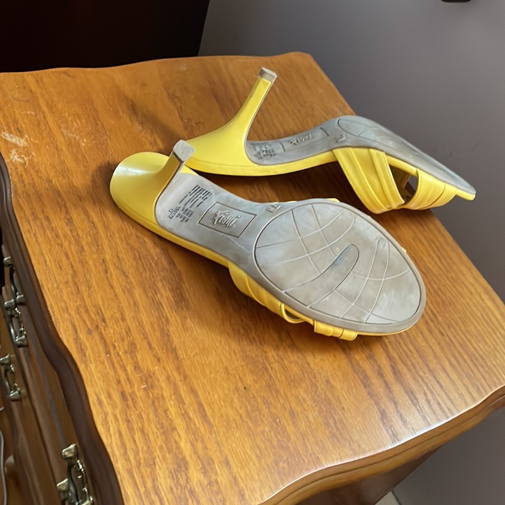 Yellow summer heels - Picture 5 of 7
